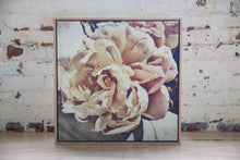 Load image into Gallery viewer, Janet - peony wall print